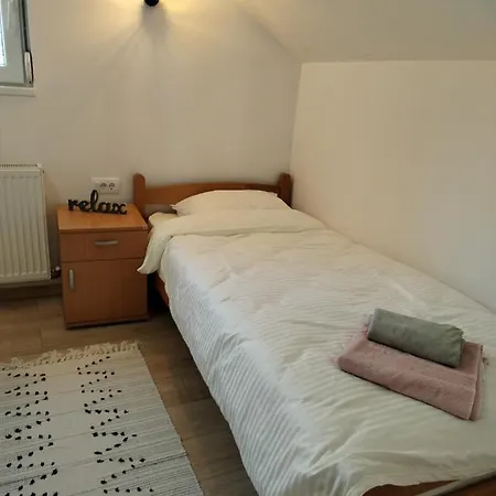 Planina Apartment *